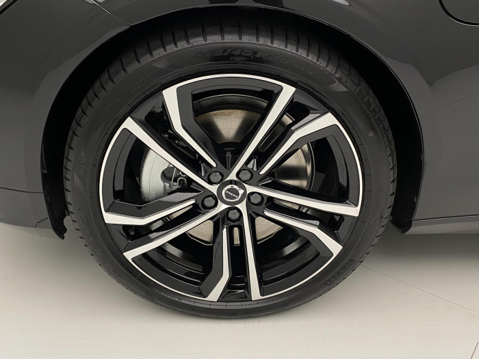 Volvo V90 T8 AWD Plug-in DARK ULTRA