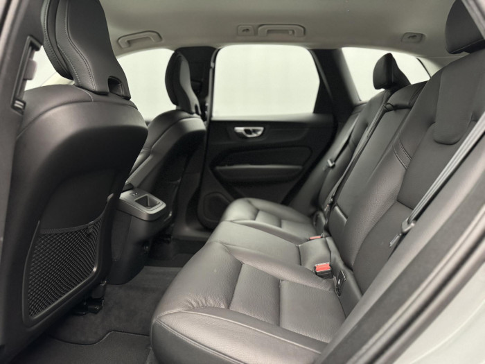 Volvo XC60 B5 AWD PLUS DARK CZ 1.maj