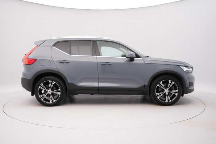 Volvo XC40 T5 RECHARGE REZERVACE