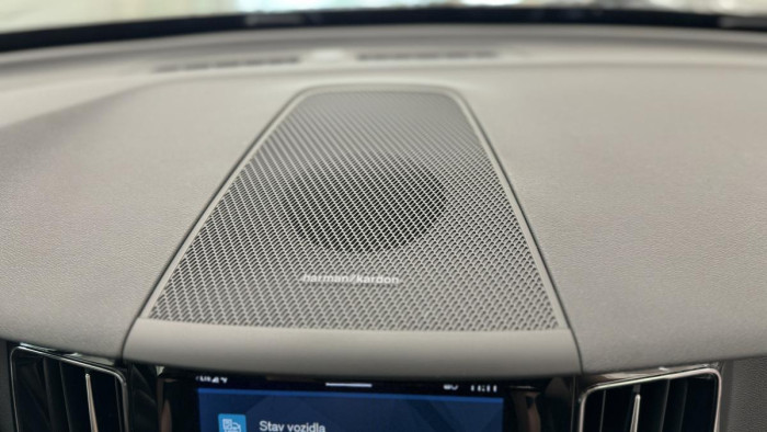 Volvo XC60 B4 AWD PLUS DARK REZERVACE 2.0 Plus