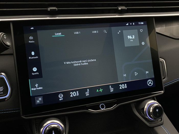 Lynk & Co 01 PHEV DCT AUT 1.maj REZERVACE