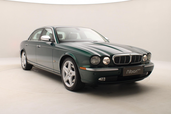 Jaguar XJ 4.2 V8 L EXECUTIVE AUT 1.maj 4.2 V8 Executive