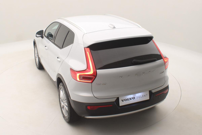 Volvo XC40 D3 AWD MOMENTUM REZERVACE 2.0 d Momentum