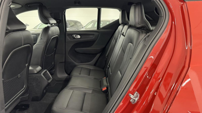 Volvo XC40 T4 R-DESIGN AUT REZERVACE