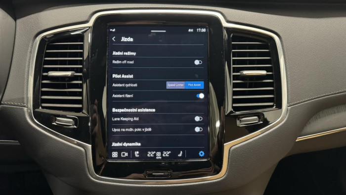 Volvo XC90 B5 AWD ULTIMATE REZERVACE