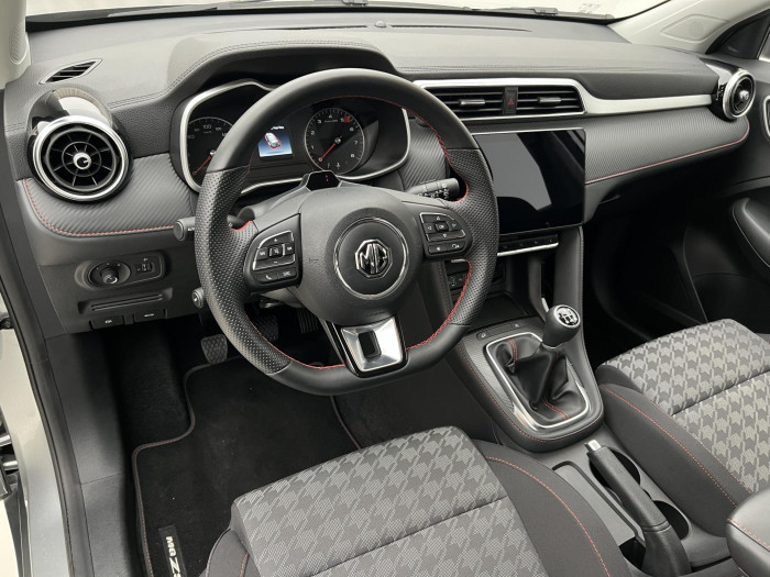 MG ZS 1.5 ESSENTIAL PLUS CZ 1.maj.