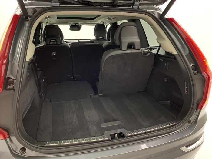 Volvo XC90 T6 AWD INSCRIPTION REZERVACE