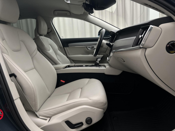 Volvo S90 D4 AWD MOMENTUM AUT CZ 2.0 d Momentum