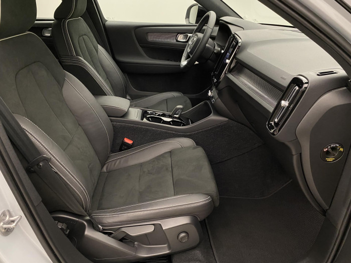Volvo XC40 T3 R-DESIGN AUT 1.maj.