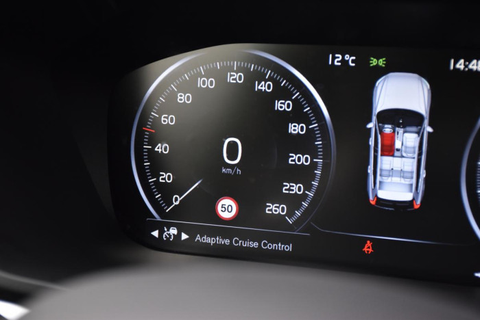 Volvo XC60 B5 AWD MOMENTUM REZERVACE 2.0 Momentum