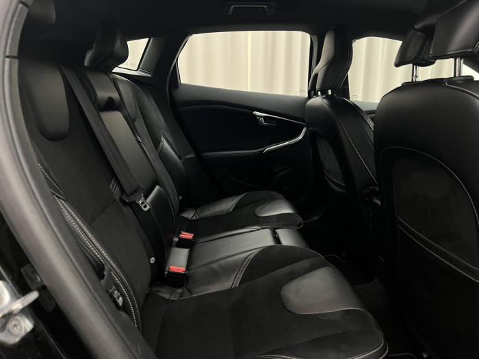 Volvo V40 D3 MOMENTUM AUT CZ 2.0 d Momentum