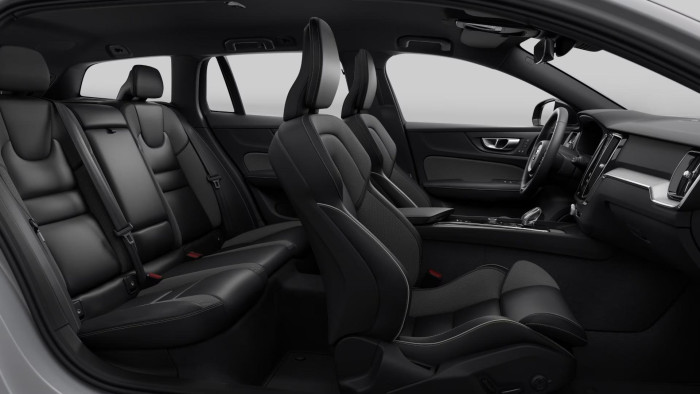 Volvo V60 B4 AUT DARK PLUS