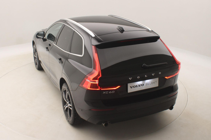 Volvo XC60 T5 AWD MOMENTUM REZERVACE 2.0 Momentum