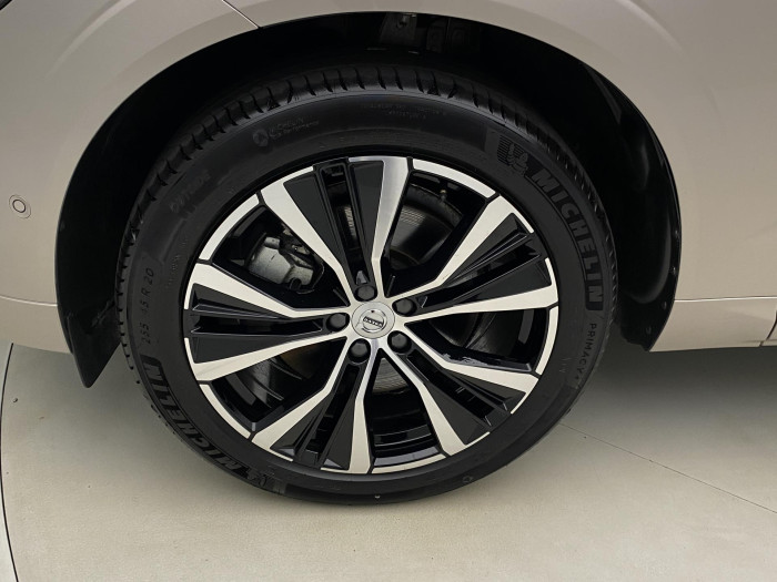 Volvo XC60 B5 AWD PLUS DARK AUT 1.maj