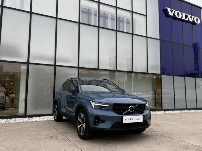 Volvo XC40 B4 DARK ULTIMATE Aut CZ