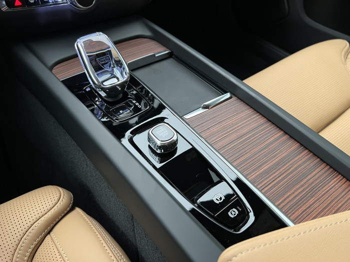 Volvo V60 B4 DARK ULTRA AUT