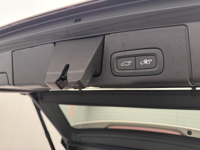 Volvo XC60 B5 AWD DARK PLUS AUT