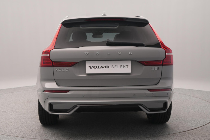 Volvo XC60 B5 AWD DARK ULTRA REZERVACE