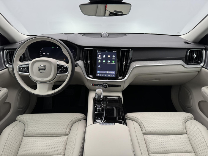 Volvo V60 T6 AWD Plug-in H. DARK ULTRA