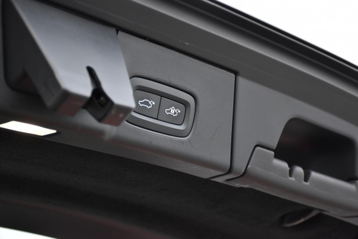 Volvo V90 CC D5 AWD PRO AUT REZERVACE 2.0 d CC CC