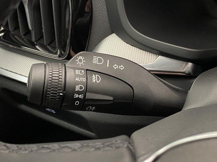 Volvo V60 B4 DARK PLUS AUT CZ