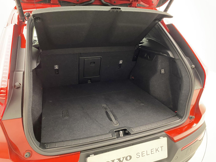 Volvo XC40 B4 DARK PLUS AUT CZ