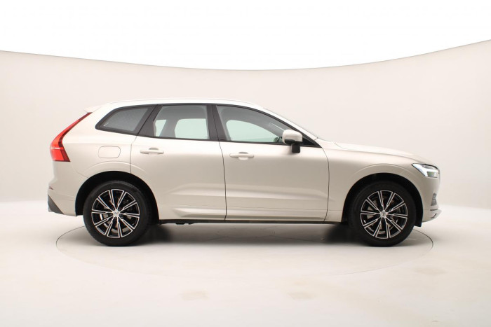 Volvo XC60 T5 AWD MOMENTUM AUT REZERVACE 2.0 Momentum