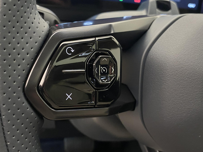 Lynk & Co 08 MORE PHEV