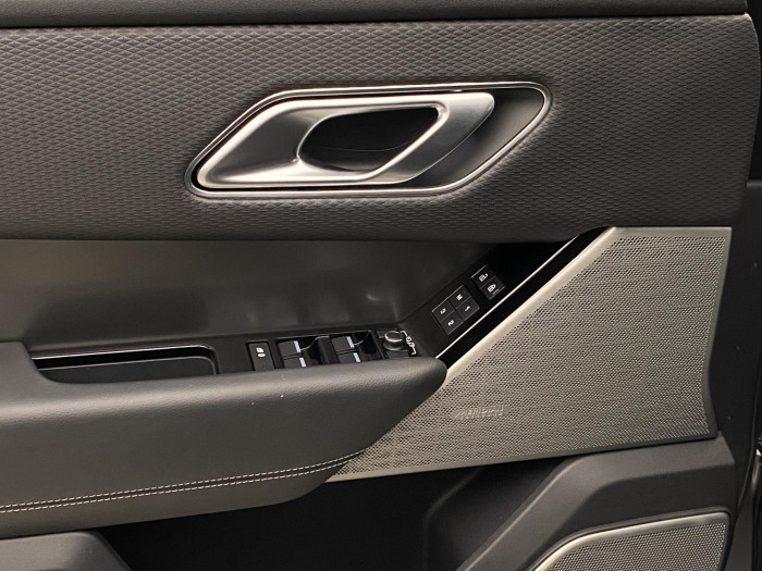 Land Rover Range Rover Velar D200 SE AWD REZERVACE 2.0 d SE