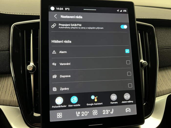 Volvo XC90 T8 AWD RECHARGE PLUS DARK CZ