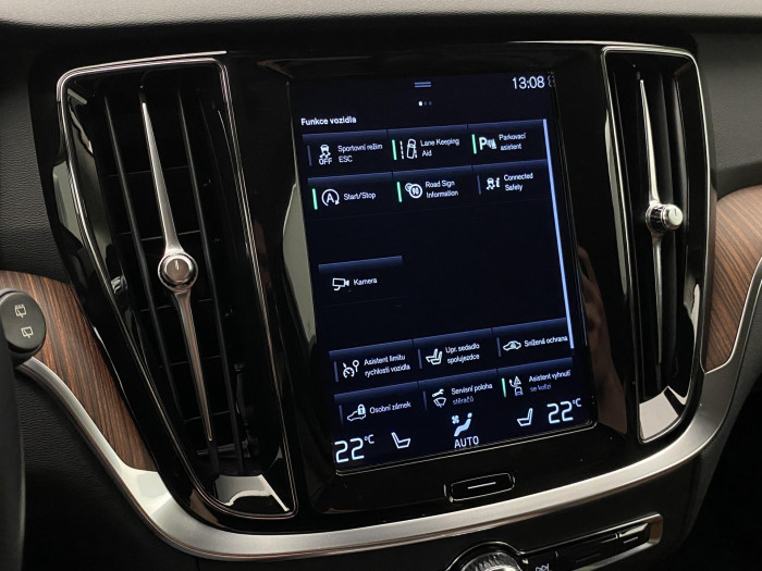 Volvo V60 CC D4 AWD PRO REZERVACE 2.0 d CC CC