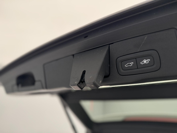 Volvo XC60 B4 AWD DARK PLUS AUT