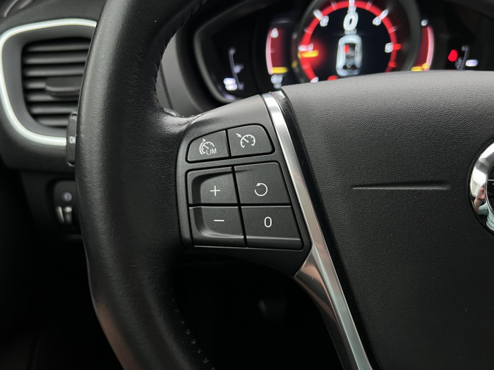 Volvo V40 D4 MOMENTUM AUT 2.0 d Momentum