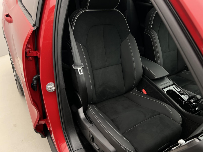 Volvo XC40 B3 ULTRA DARK AUT CZ 1.maj.