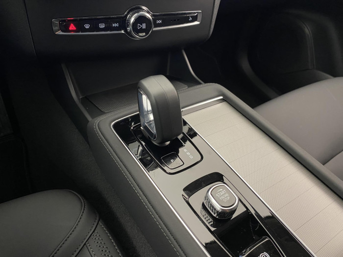 Volvo XC90 T8 AWD RECHARGE CORE AUT CZ 7m