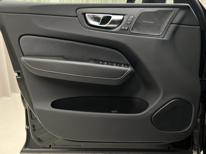Volvo XC60 T6 AWD R-DESIGN AUT