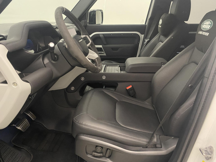 Land Rover Defender 110 D250 SE AWD AUT CZ 3.0 d SE