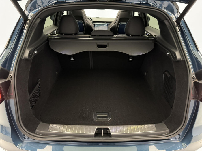 Lynk & Co 01 PHEV DCT AUT REZERVACE