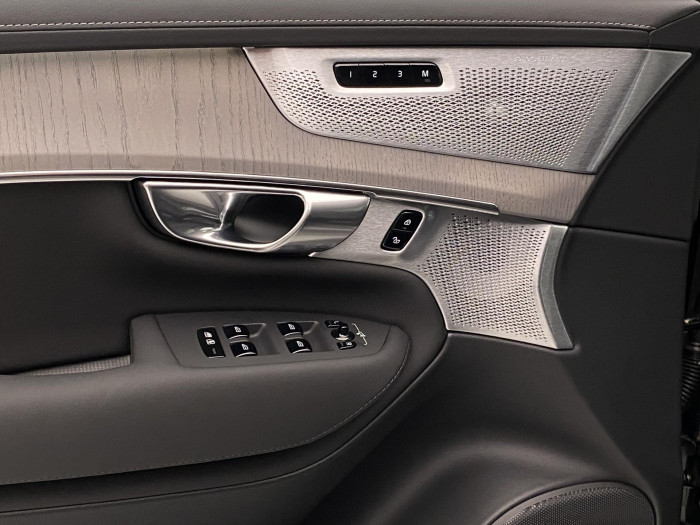 Volvo XC90 T8 AWD RECHARGE DARK PLUS 7m