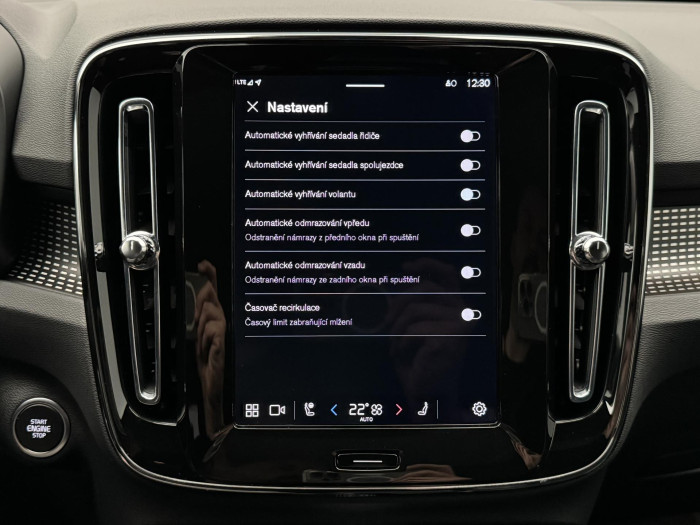 Volvo XC40 B3 DARK ULTRA CZ 1.maj