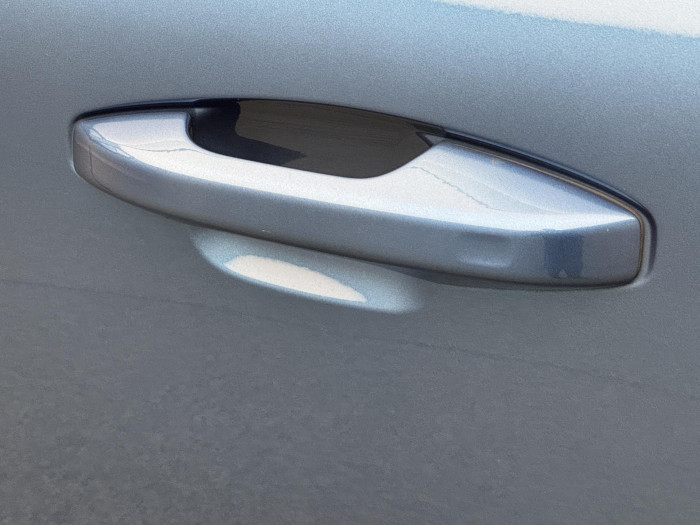 Volvo XC40 T3 R-DESIGN AUT CZ REZERVACE