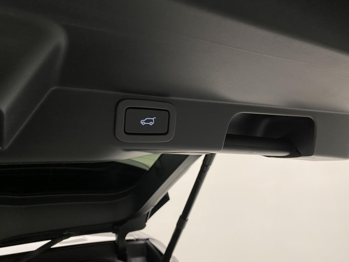 Land Rover Range Rover Sport 3.0 SDV6 AWD REZERVACE