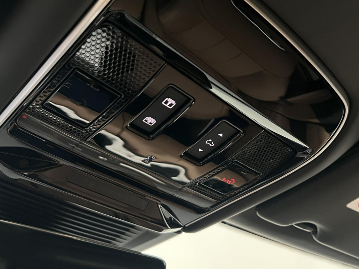 Land Rover Range Rover P550e AUTOBIOGRAPHY Aut SWB