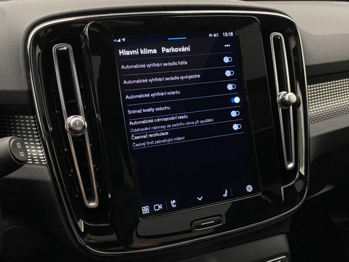 Volvo XC40 P8 AWD RECHARGE AUT REZERVACE
