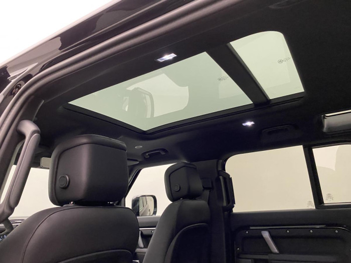 Land Rover Defender 110 V8 P525 AWD AUT REZERVACE 5.0 V8