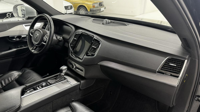 Volvo XC90 D5 AWD R-DESIGN REZERVACE 2.0 d