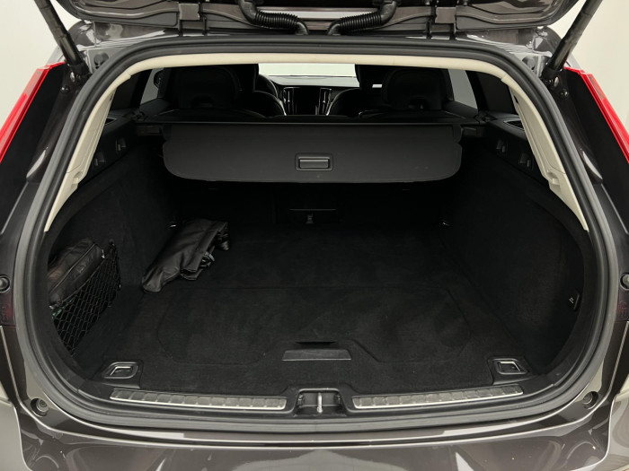 Volvo V60 B5 AWD PLUS BRIGHT AUT 1.maj.