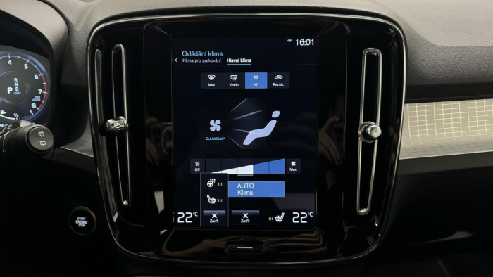Volvo XC40 T2 MOMENTUM ADVANCED REZERVACE 1.5 Momentum
