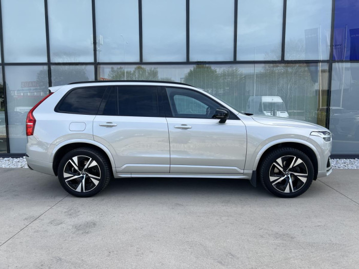 Volvo XC90 B5 AWD R-DESIGN 7MÍSTNÁ Aut