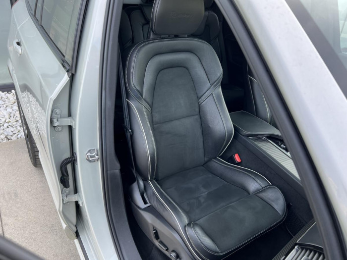 Volvo XC90 B5 AWD R-DESIGN 7MÍSTNÁ Aut